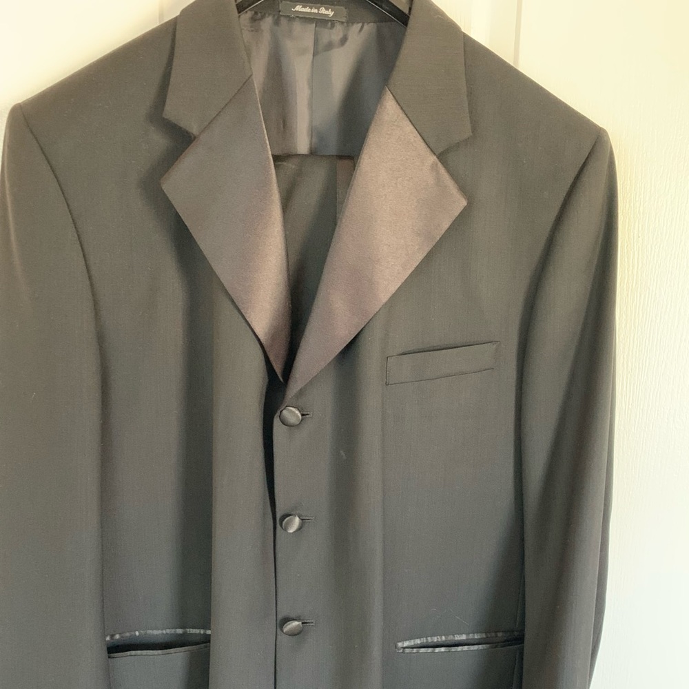 Franco UOMO elegant 3 piece tuxedo Made in Italy.